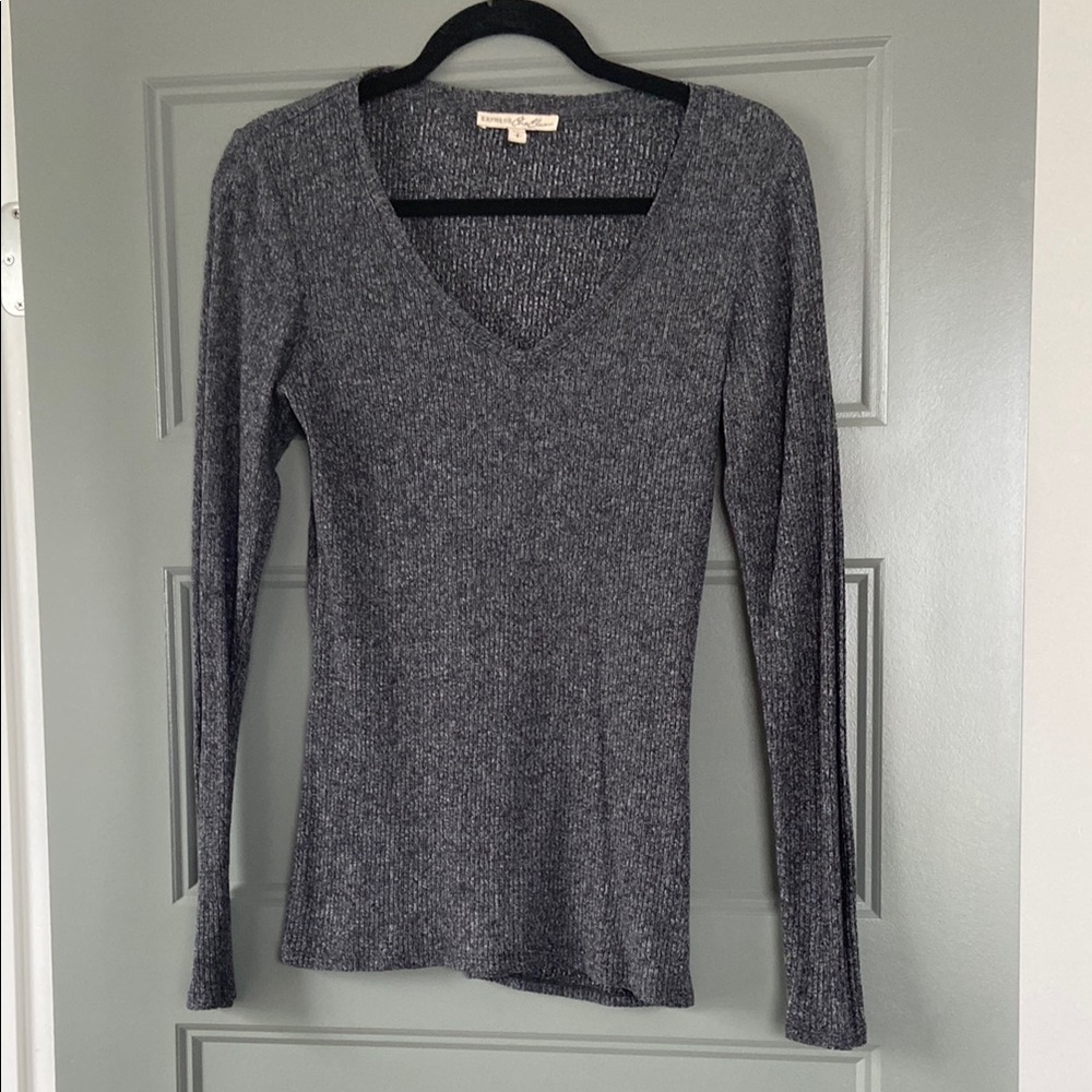 Express Long-Sleeve Ribbed Tee in Heather Gray